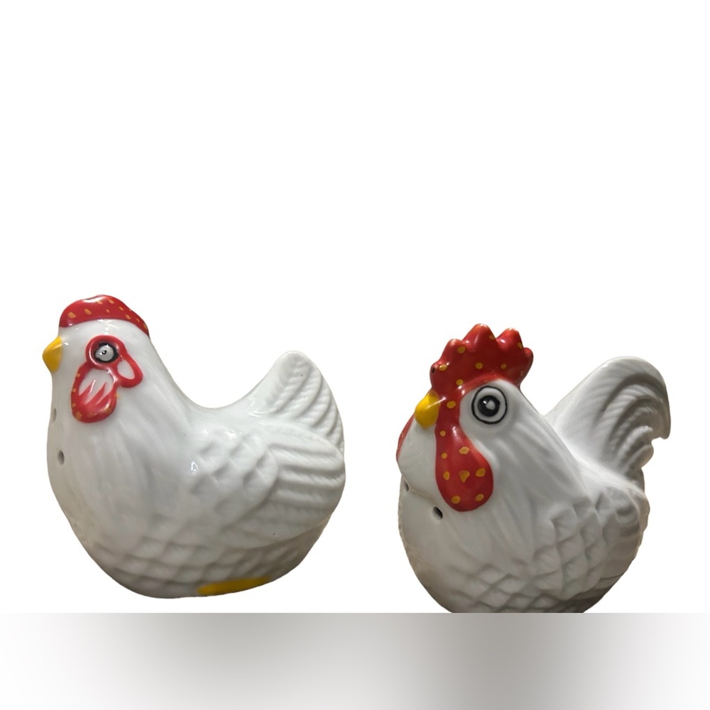 Vintage Hen and Rooster Salt  & Pepper Shaker Set
